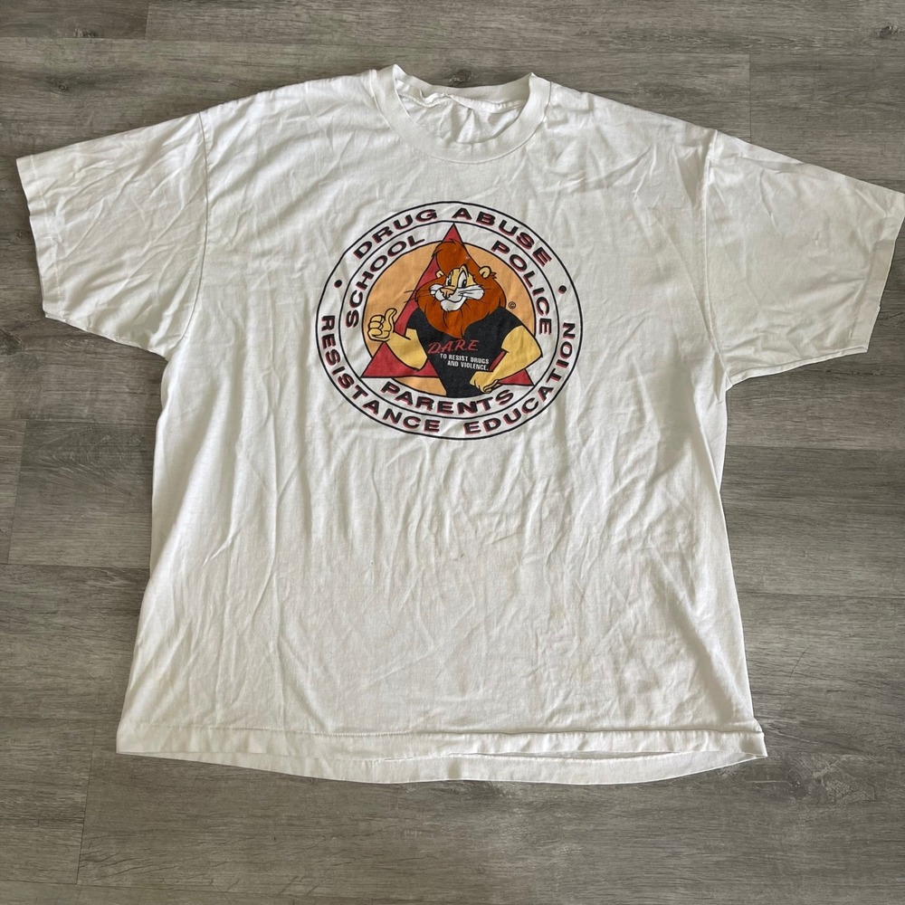 Vintage DARE T-Shirt Mens XL White Daren the Lion Graphic Drug Abuse Resistance